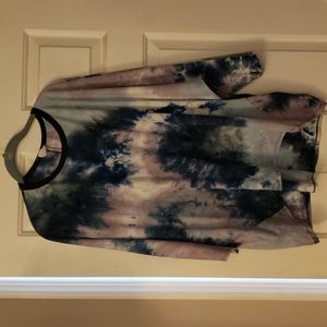 Womens cy boutique top.